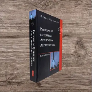 Patterns of Enterprise Application Architecture. Martin Fowler